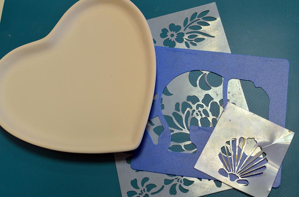 Painting pots at Starglazers in Falmouth